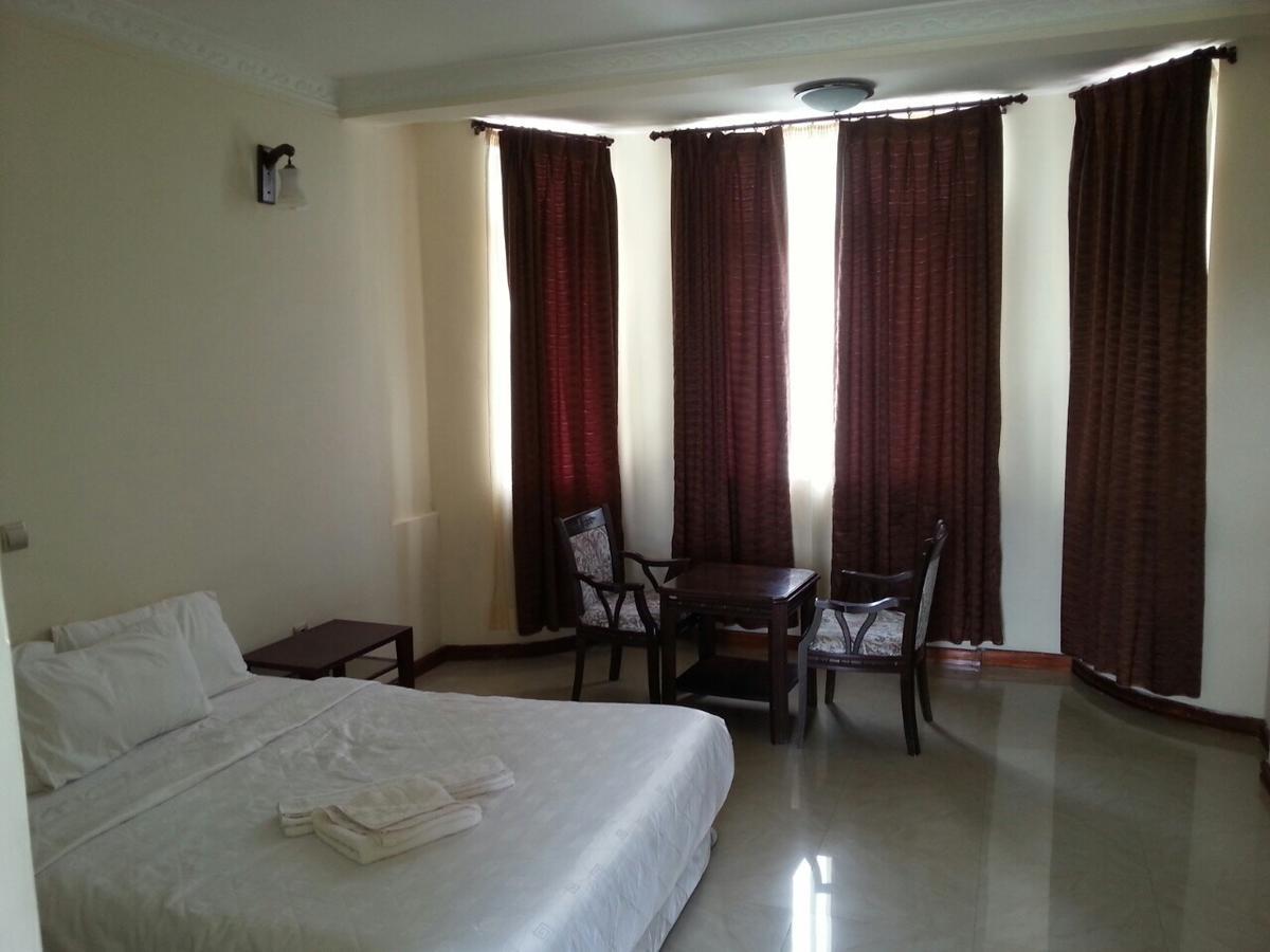 Kino Hotel Gonder ภายนอก รูปภาพ