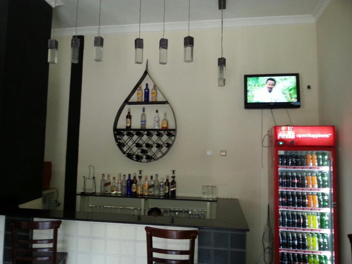 Kino Hotel Gonder ภายนอก รูปภาพ
